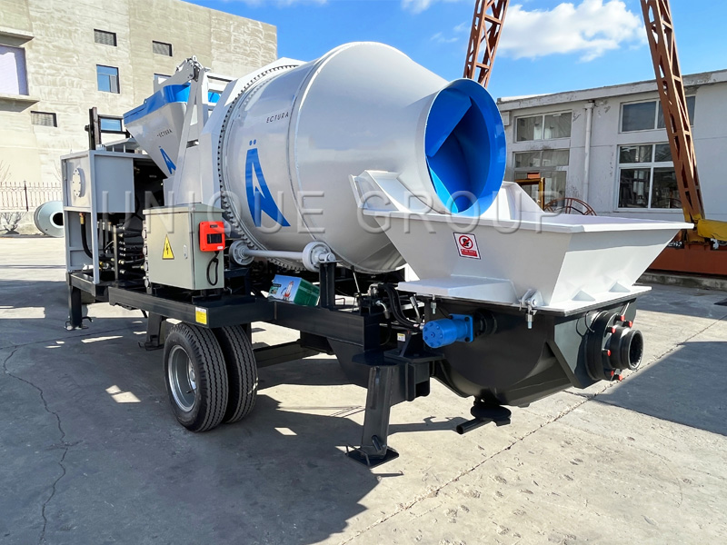 JBS40 concrete pump with mixer.jpg